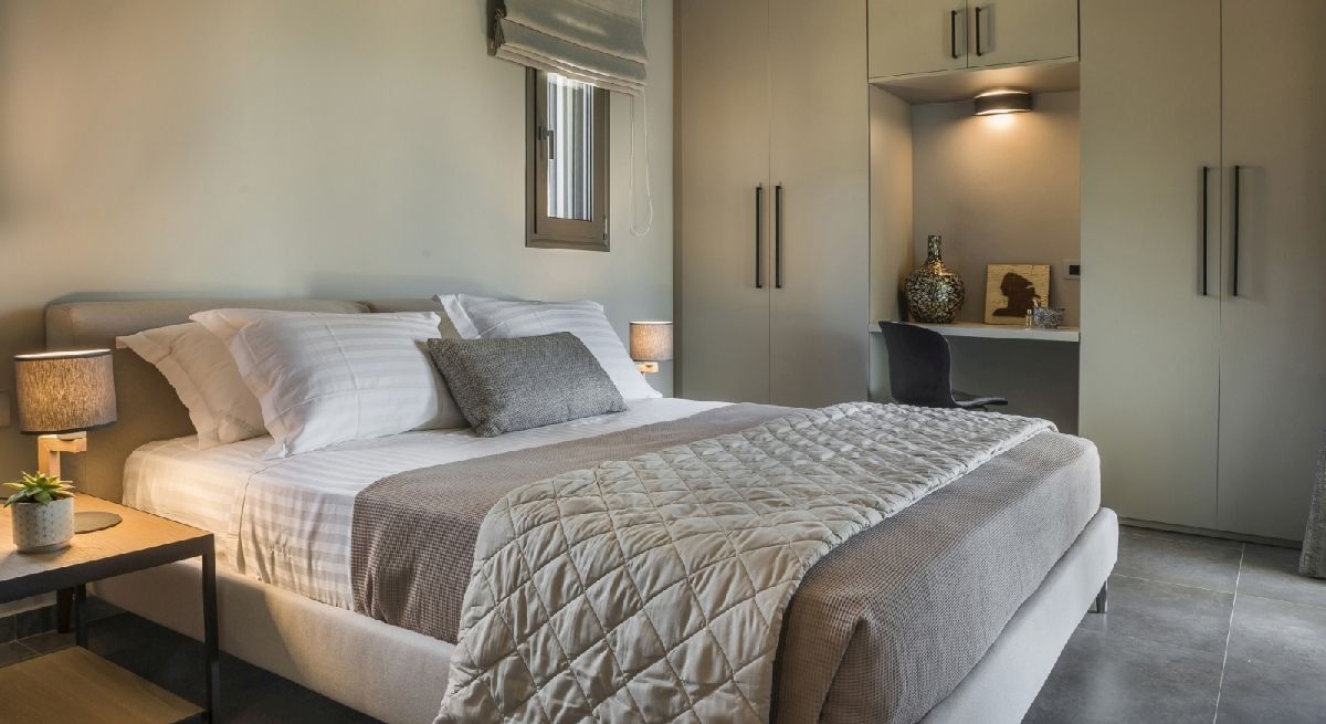 06-20_master_bedroom.jpg